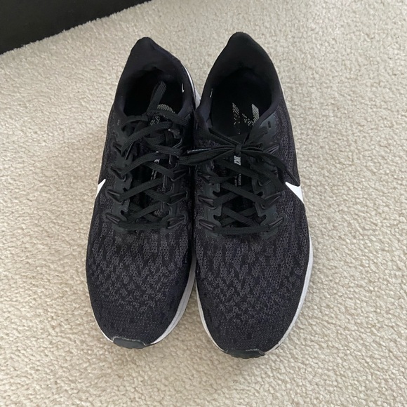 Nike Running Shoes - Picture 2 of 5